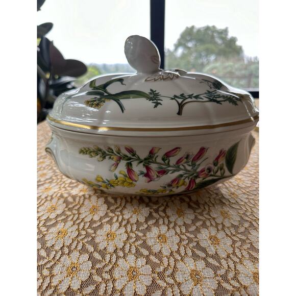 Stanford Flowers by Spode 2 Qt Oval Oven To Table Covered Casserole - Picture 1 of 8